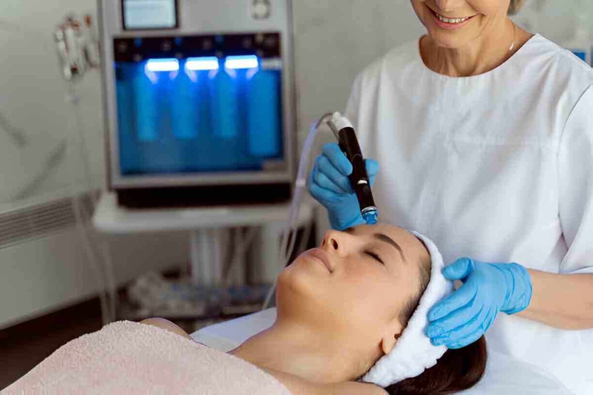 Hydra Facial Near Me – Best Hydra Facial Treatment Doctors in Delhi