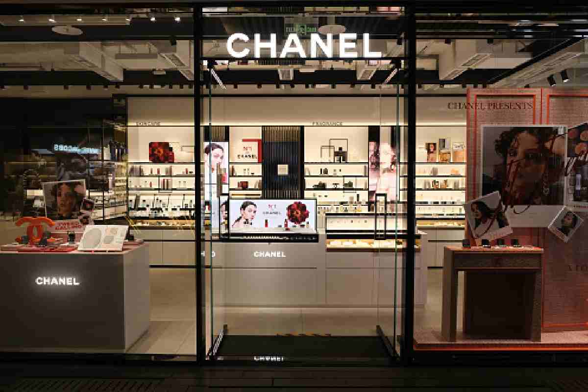 Chanel Makeup: Timeless Elegance in Cosmetics